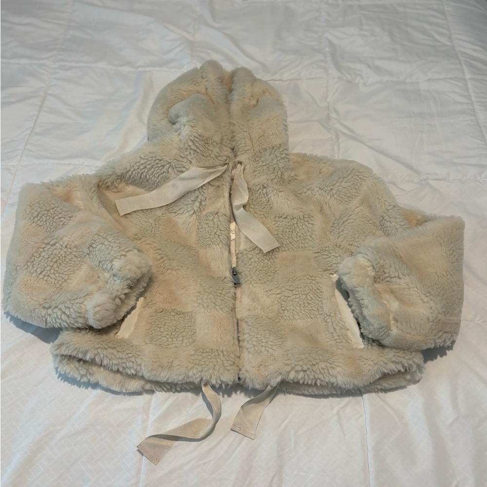 BY ANTHROPOLOGIE CROPPED FAUX FUR HOODIE JACKET - Picture 11 of 12